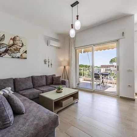 Lägenhet Beachside Family Balcony & Parking By Pikhost Durrës