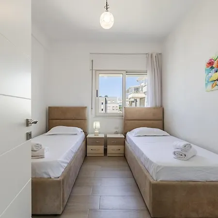 Beachside Family Balcony & Parking By Pikhost Apartamento